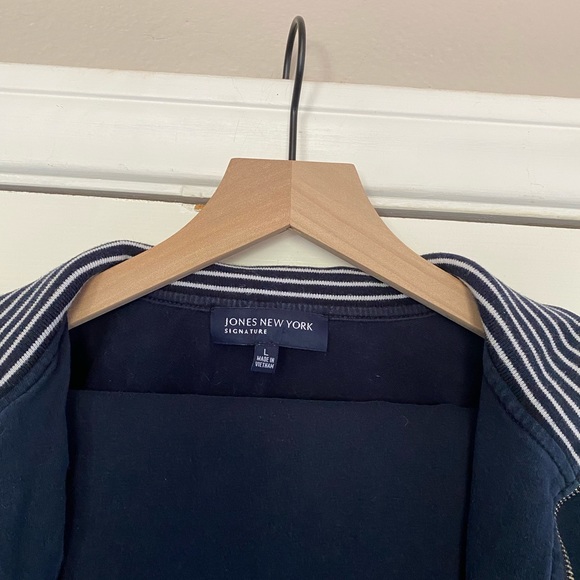 Jones New York Signature Navy Exercise tracksuit Suit with White Piping - Picture 4 of 4